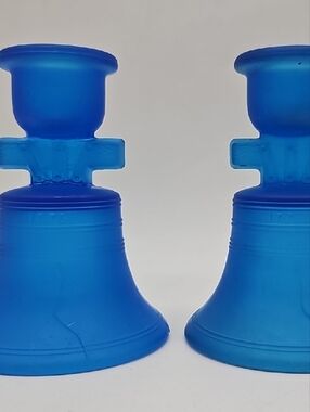 Vintage Bright Vibrant Cobalt Blue Glass Candlesticks Pair Set Liberty Bell 1776